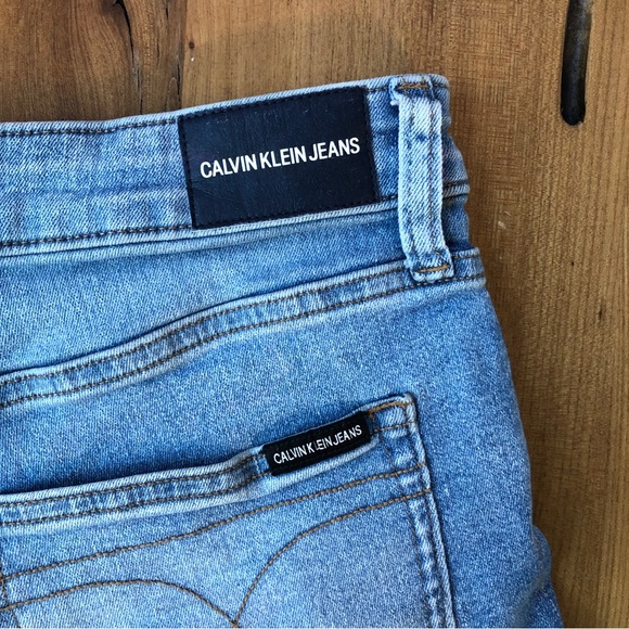 Calvin Klein Jeans High Rise Medium Wash Denim Blue Shorts - Picture 4 of 8